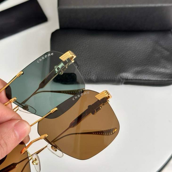 Picture of Chrome Hearts Sunglasses _SKUfw70121059fw